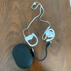 Beats by Dr Dre wireless Bluetooth headphones